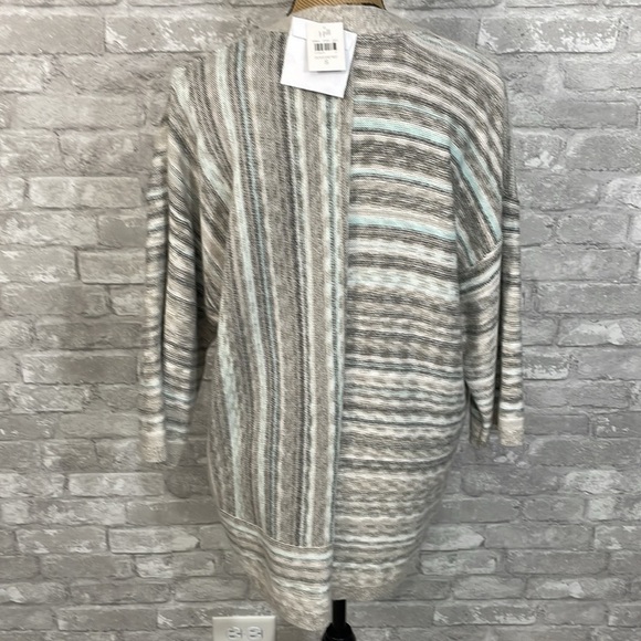 J.Jill Dovegrey Three Button Sweater - Picture 4 of 6